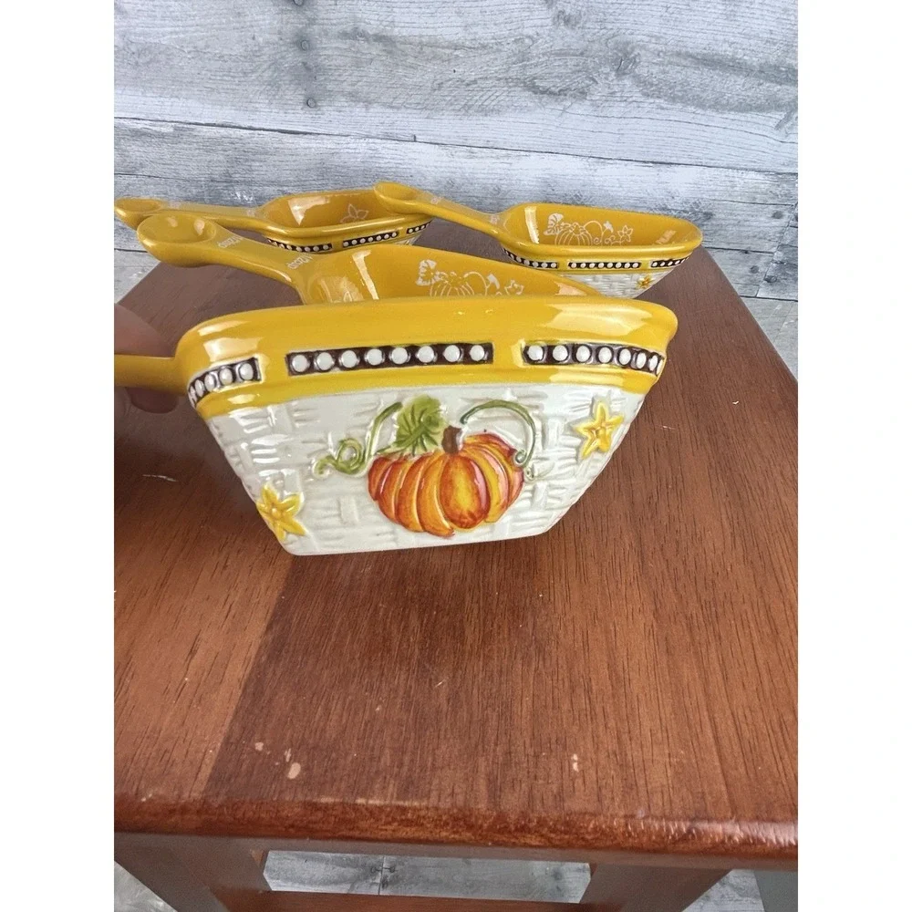 Temp-tations MEASURING CUPS/SCOUPS Old World PUMPKIN PATCH HTF RETIRED